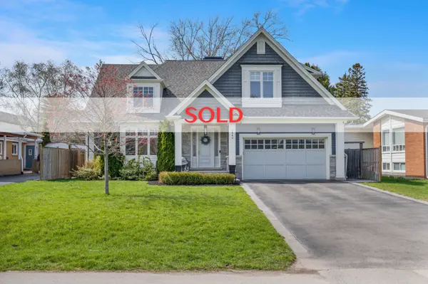 2443 Applewood Dr, Oakville, ON L6L 1V7