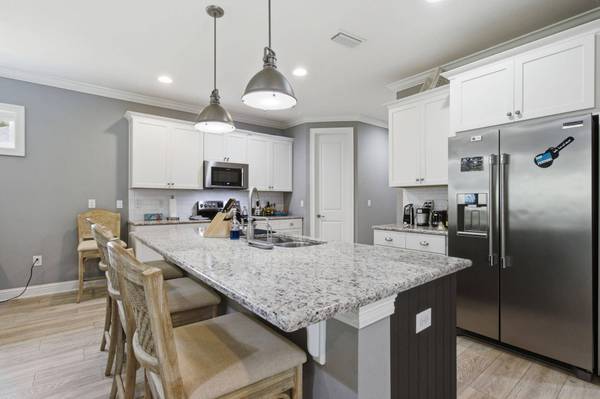 76 Oaktree BLVD, Freeport, FL 32439