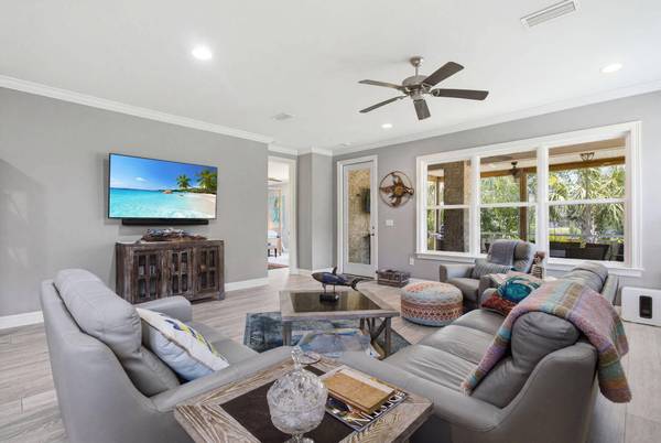 76 Oaktree BLVD, Freeport, FL 32439