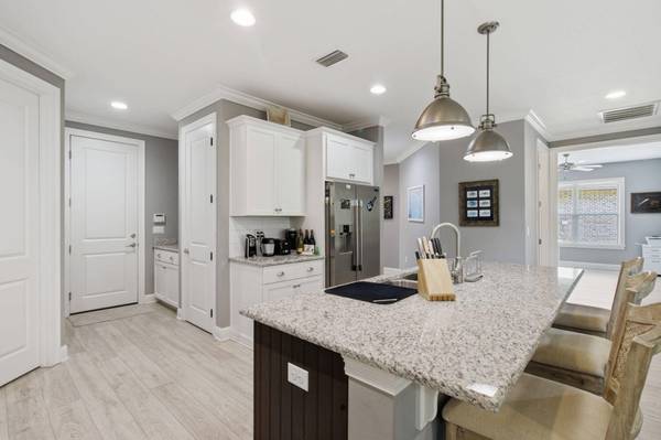 76 Oaktree BLVD, Freeport, FL 32439