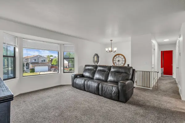 3815 W 5700 S, Roy, UT 84067