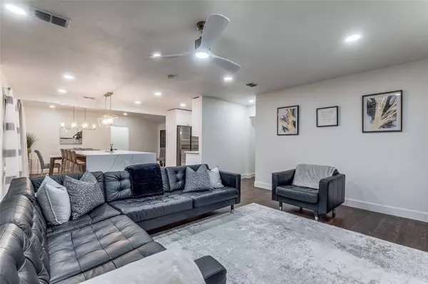 9026 Livenshire Drive, Dallas, TX 75238