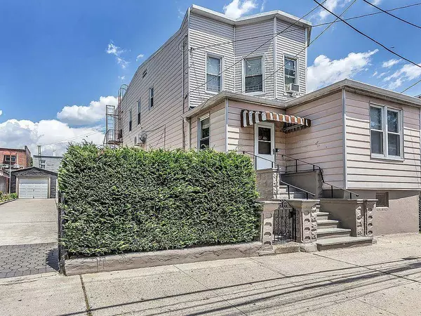 58-17-15 Penrod ST, Corona, NY 11368