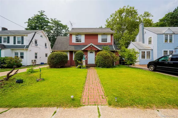 122 Parsons DR, Hempstead, NY 11550