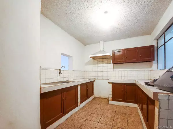 271 C. Escultor Ayabaca, Cuenca, Ecuador, Other, 010208