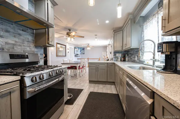 13 E Walnut ST, Central Islip, NY 11722