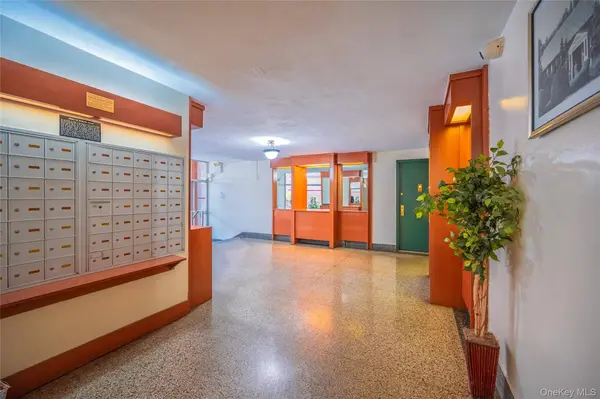 33-44 Junction BLVD #2V, Jackson Heights, NY 11372