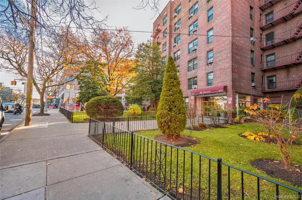 33-44 Junction BLVD #2V, Jackson Heights, NY 11372