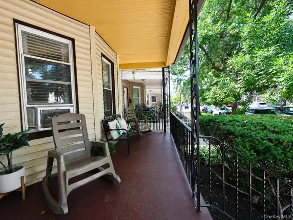 97-10 34 Ave, Corona, NY 11368