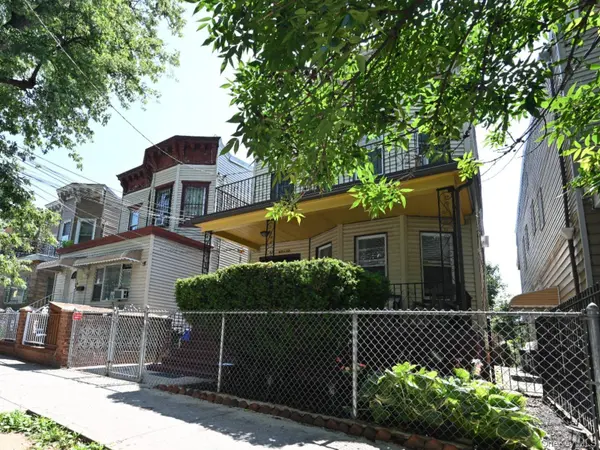 97-10 34 Ave, Corona, NY 11368