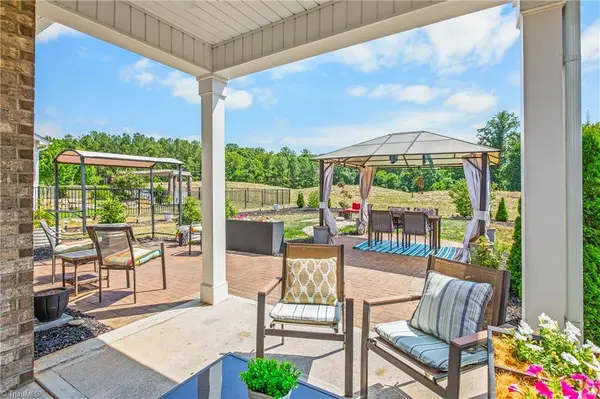 1425 Blooming Mountain WAY, Kernersville, NC 27284