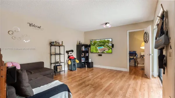 4167 Forest Hill Dr, Cooper City, FL 33026