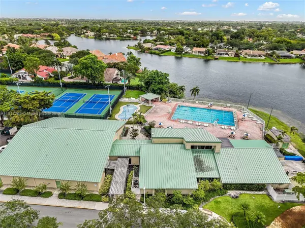 4167 Forest Hill Dr, Cooper City, FL 33026