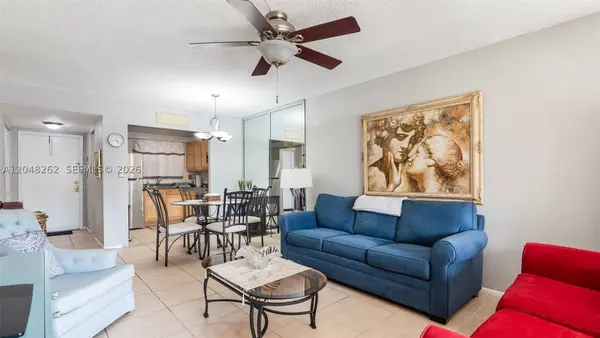 2851 E Sunrise Lakes Dr #106, Sunrise, FL 33322