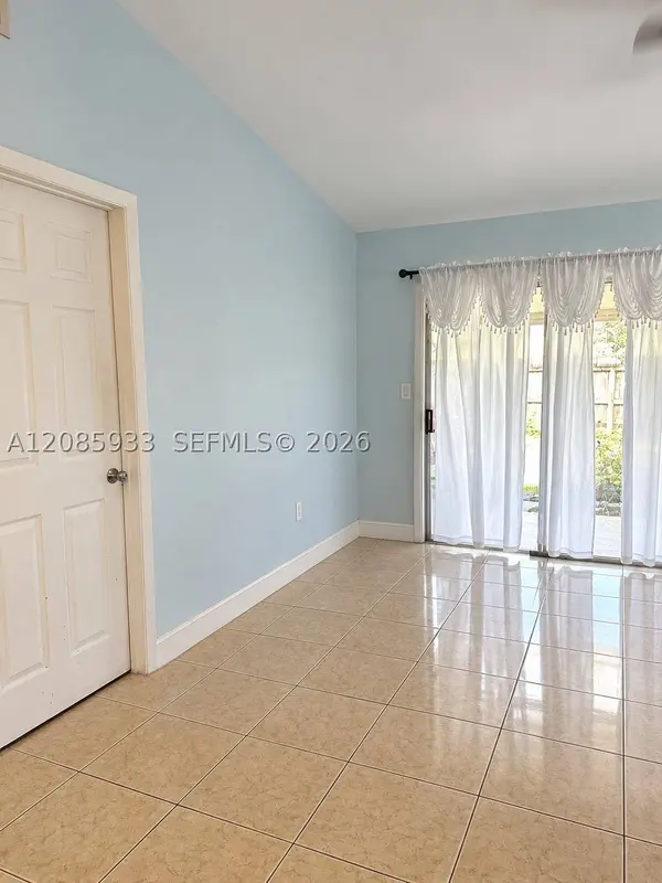 401 NW 43rd St, Deerfield Beach, FL 33064