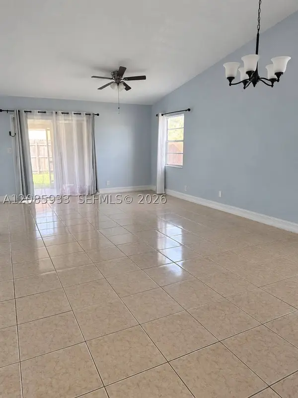 401 NW 43rd St, Deerfield Beach, FL 33064