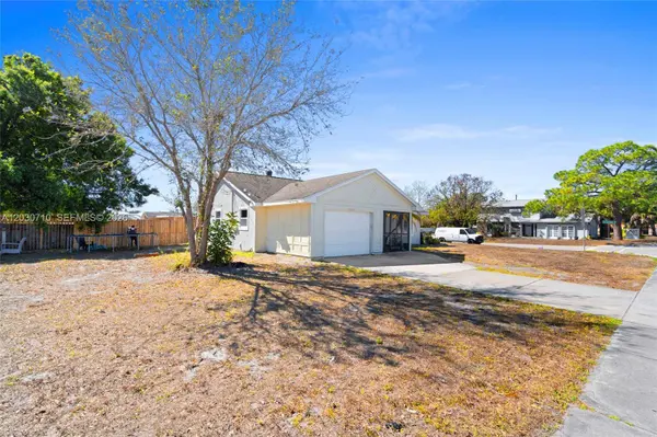 1526 SE Port St Lucie Blvd, Port St. Lucie, FL 34952
