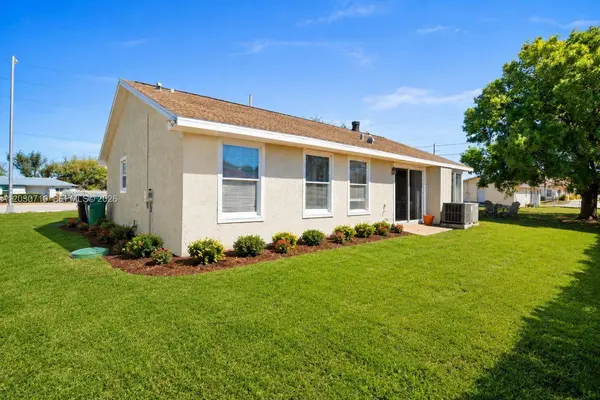1526 SE Port St Lucie Blvd, Port St. Lucie, FL 34952