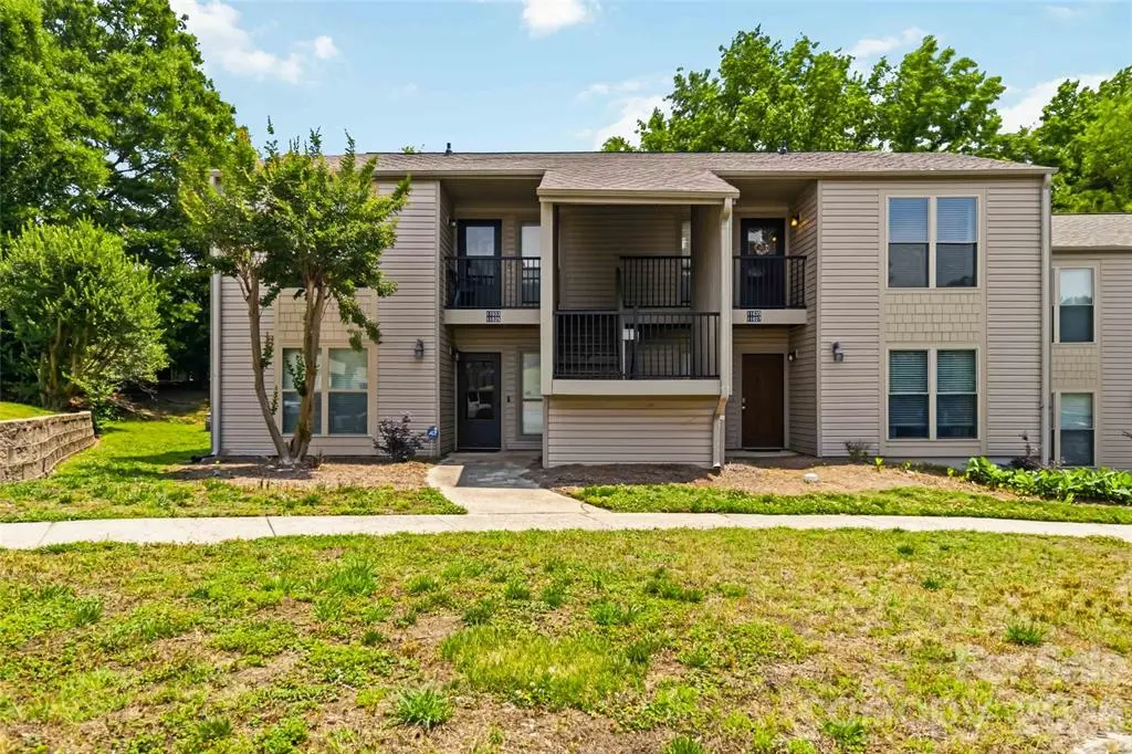 11033 Cedar View Rd, Charlotte, NC 28226-4533