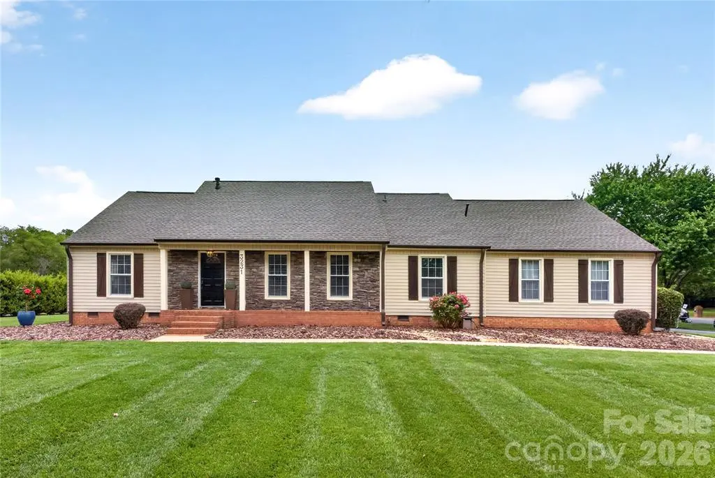 3231 WINDOROW LN, Matthews, NC 28001