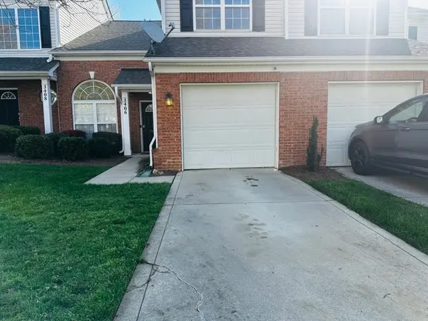 3496 Summerfield Ridge Ln, Matthews, NC 28105-8500