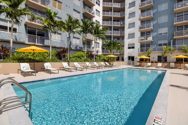 1110 NW 1st St, Miami, FL 33128-1003