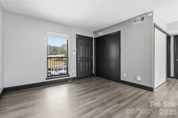 11033 Cedar View Rd, Charlotte, NC 28226-4533