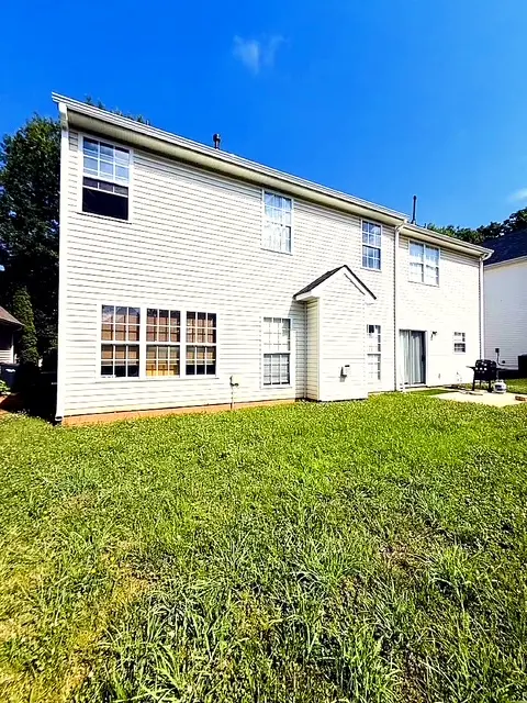 2508 Oakdale Creek Ln, Charlotte, NC 28216-5814