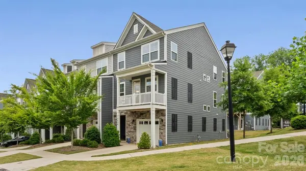 10406 Glenmere Creek Cir, Charlotte, NC 28262-1951