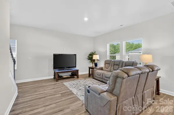 1009 Jeffery Dean Ct, Albemarle, NC 28001-8823