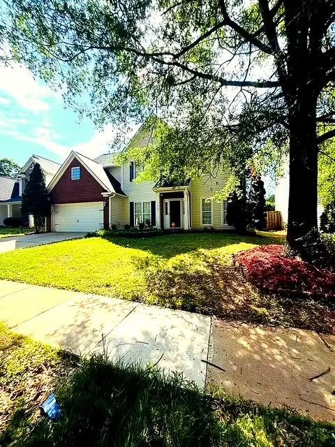 2508 Oakdale Creek Ln, Charlotte, NC 28216-5814