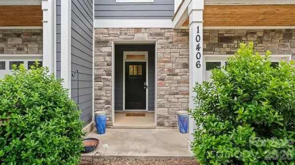 10406 Glenmere Creek Cir, Charlotte, NC 28262-1951