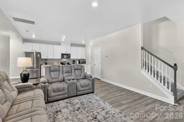 1009 Jeffery Dean Ct, Albemarle, NC 28001-8823
