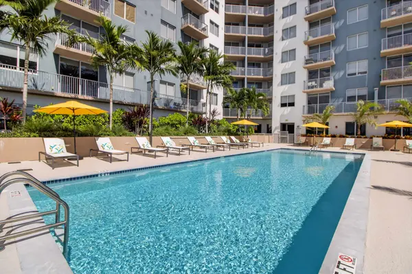 1110 NW 1st St, Miami, FL 33128-1003
