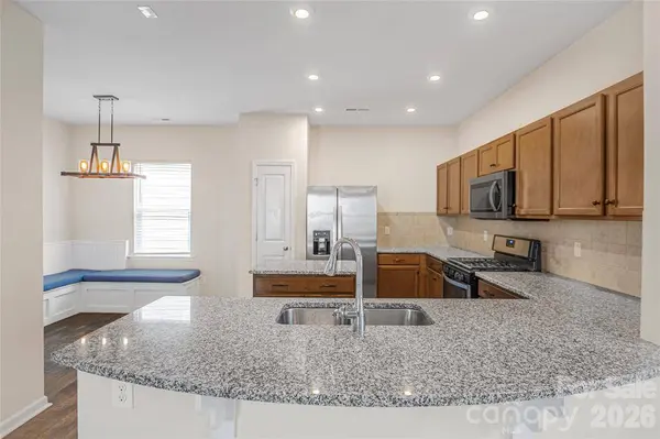 7019 Thornrose Dr, Charlotte, NC 28210-6050