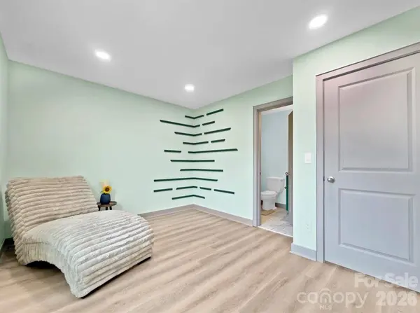 8260 Waxhaw Highway, Waxhaw, Carolina 28173