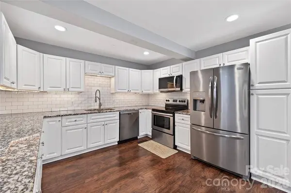 3231 WINDOROW LN, Matthews, NC 28001