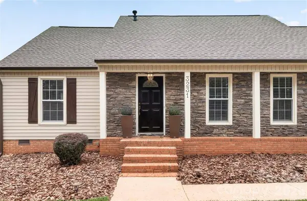 3231 WINDOROW LN, Matthews, NC 28001