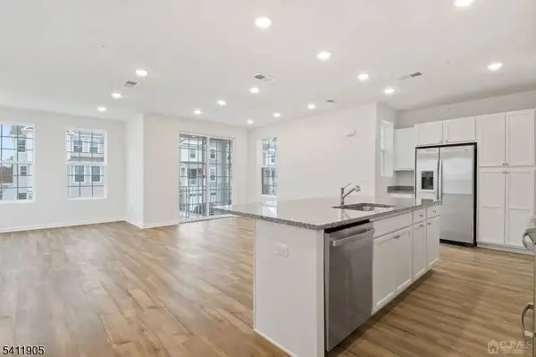 735 Station Rd, Dunellen Boro, NJ 08812