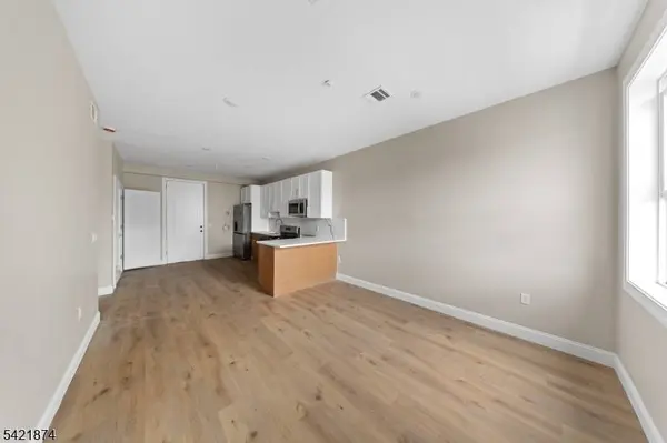 17 Wickham St #202, Passaic City, NJ 07055