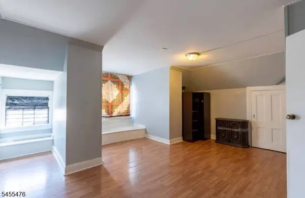 300 1St Ave, Elizabeth City, NJ 07206