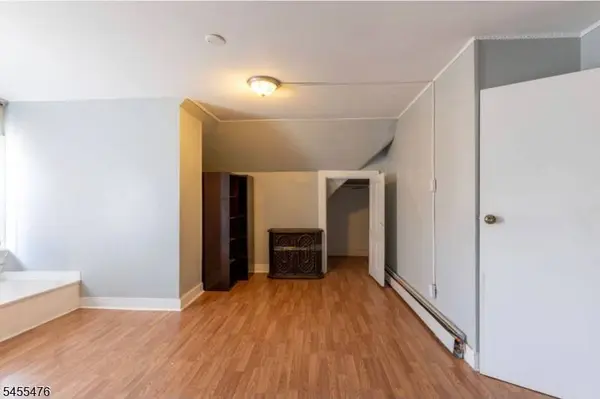 300 1St Ave, Elizabeth City, NJ 07206