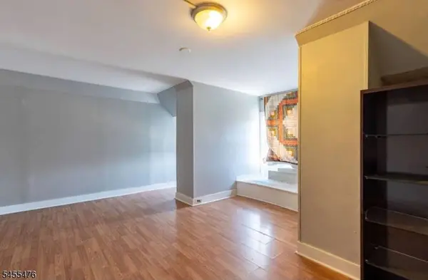 300 1St Ave, Elizabeth City, NJ 07206