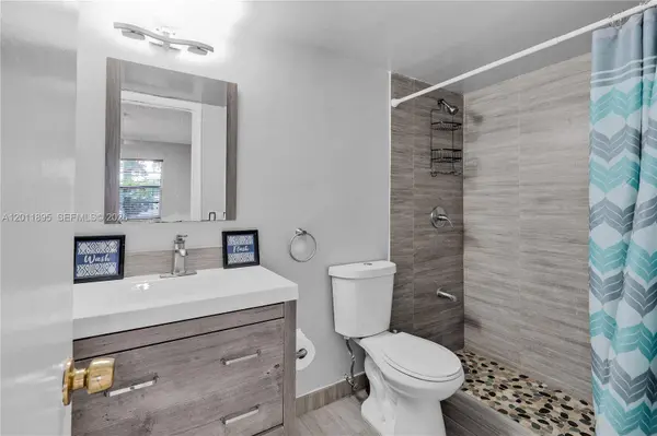 7045 W Sunrise Blvd #7045, Plantation, FL 33313