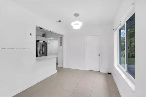 640 E Melrose Cir, Fort Lauderdale, FL 33312