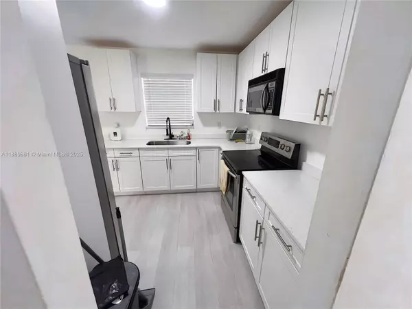 3361 NW 5th Pl, Lauderhill, FL 33311