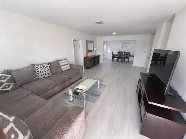 3361 NW 5th Pl, Lauderhill, FL 33311