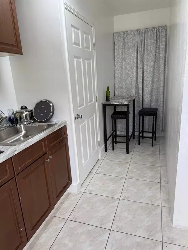 826 SW 12th Ct #1, Fort Lauderdale, FL 33315