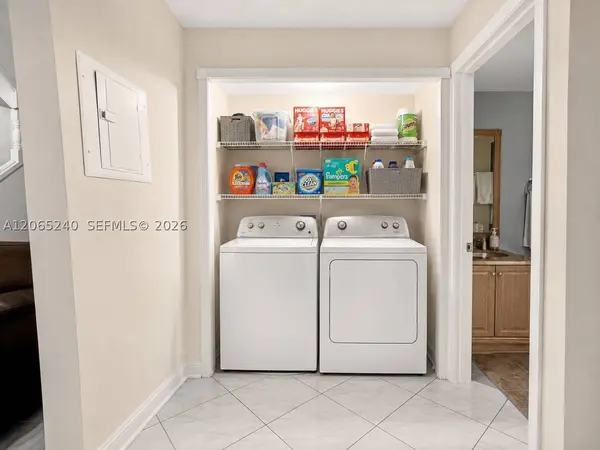 2311 SW 82nd Ter, North Lauderdale, FL 33068