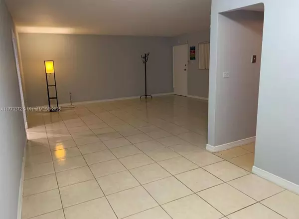 11930 NE 19th Dr #16, North Miami, FL 33181